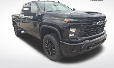 2026 Chevrolet Silverado HD Custom