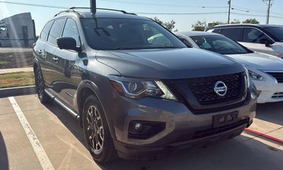 2020 Nissan Pathfinder SL