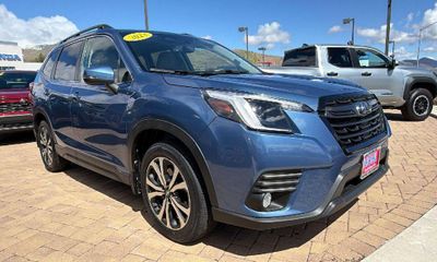 2023 Subaru Forester Limited ES Navi