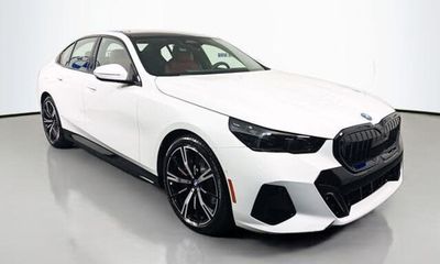 2027 BMW 550e xDrive