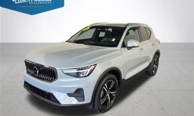 2023 Volvo XC40 Plus Dark