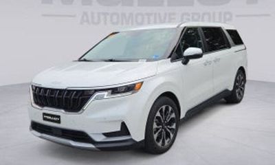 2024 Kia Carnival EX