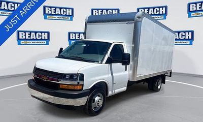 2026 Chevrolet Express 3500 Cutaway 177