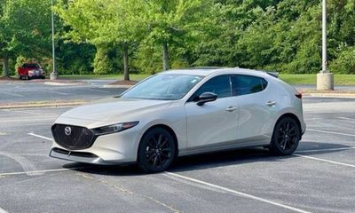 2024 Mazda MAZDA3 Premium Plus Package