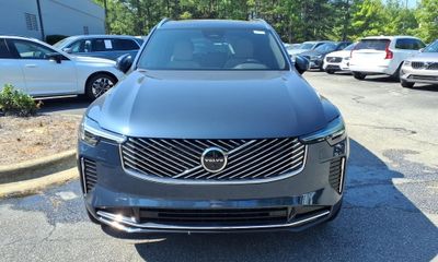 2026 Volvo XC90 Plus Bright