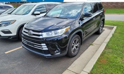 2019 Toyota Highlander LE