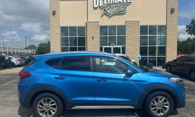 2017 Hyundai Tucson SE Popular Equipment