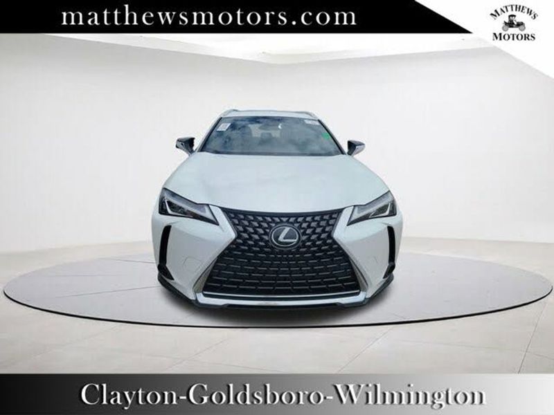 2019 Lexus UX — a typically priced live listing