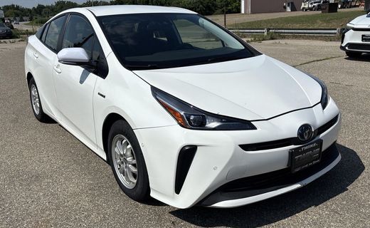 2022 Toyota Prius LE