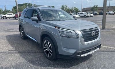 2025 Nissan Pathfinder Platinum