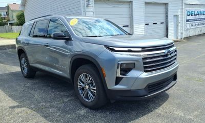 2025 Chevrolet Traverse LT