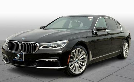 2018 BMW 750i B7