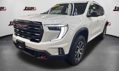 2025 GMC Acadia AT4