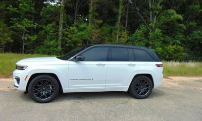 2025 Jeep Grand Cherokee Summit