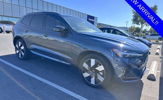 2025 Volvo XC60 Plus Dark