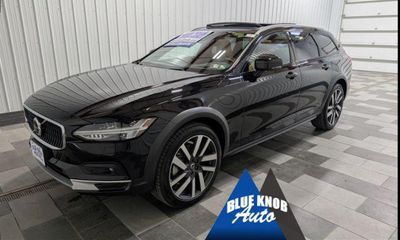2025 Volvo V90CC Ultra