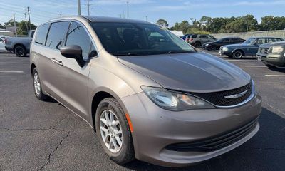 2017 Chrysler Pacifica Touring