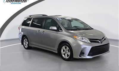 2018 Toyota Sienna LE