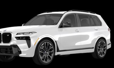 2027 BMW X7 M60i