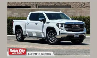 2023 GMC Sierra SLT