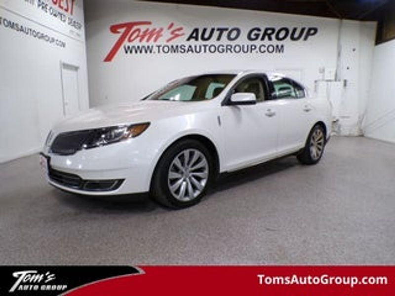 2014 Lincoln MKS — a typically priced live listing