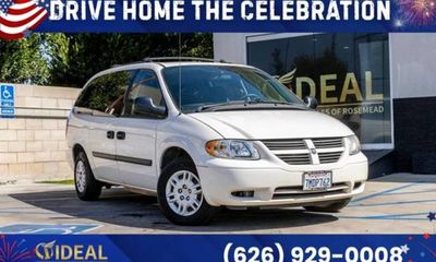 2005 Dodge Caravan grand Base C V