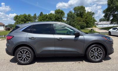 2022 Ford Escape SE