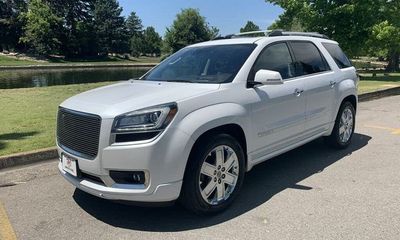 2016 GMC Acadia Denali