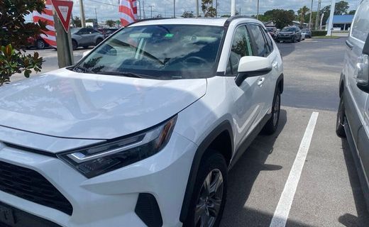 2024 Toyota RAV4 XLE