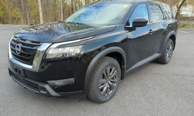 2023 Nissan Pathfinder S