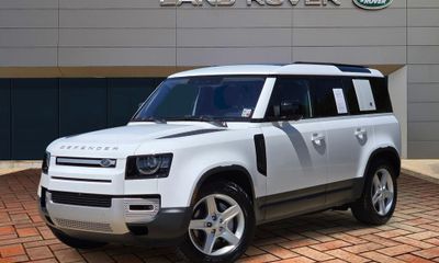 2021 Land Rover Defender 110 SE