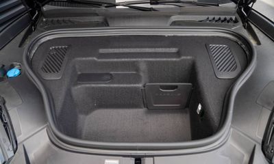 2026 Porsche Macan 4