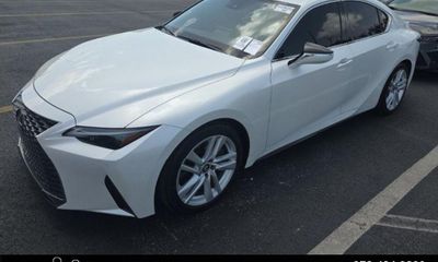 2025 Lexus IS 300 Comfort