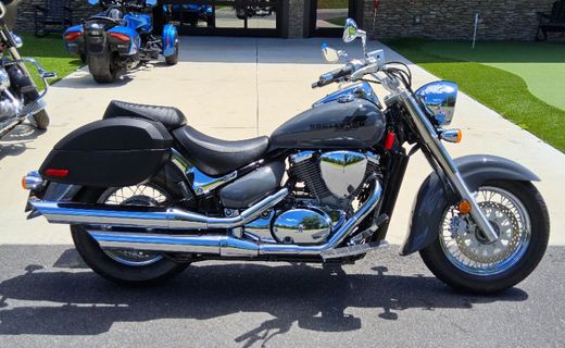 2025 Suzuki Boulevard M