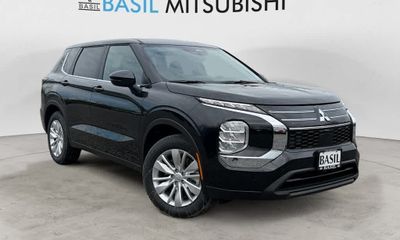 2026 Mitsubishi Outlander ES