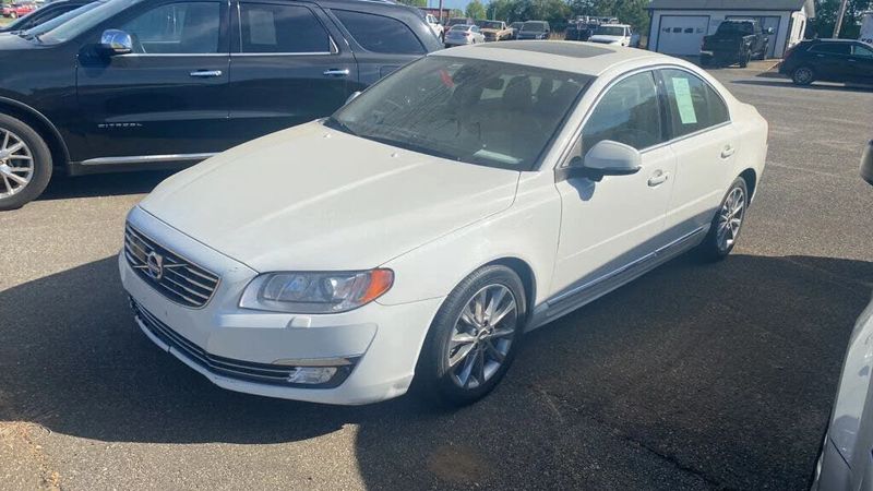 2016 Volvo S80 — a typically priced live listing