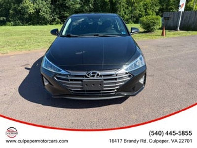 2018 Hyundai Elantra — a typically priced live listing