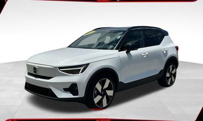 2023 Volvo XC40 Ultimate Dark