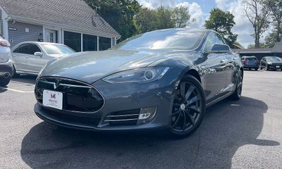 2013 Tesla Model S W DC Fast