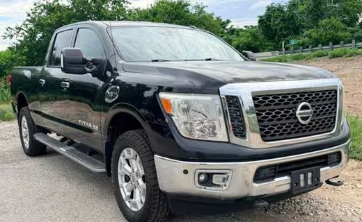 2017 Nissan Titan SV