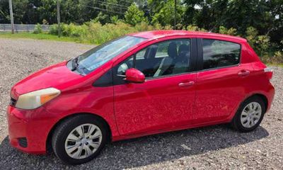 2012 Toyota Yaris LE