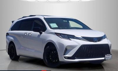 2022 Toyota Sienna XSE
