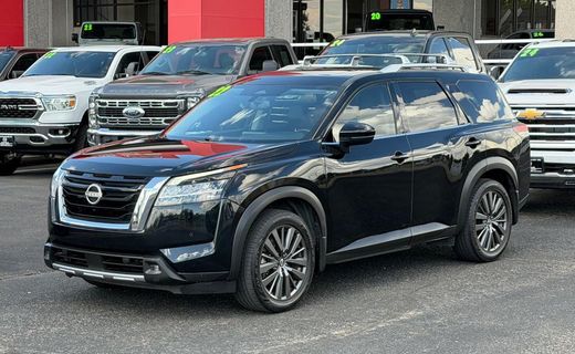 2022 Nissan Pathfinder SL