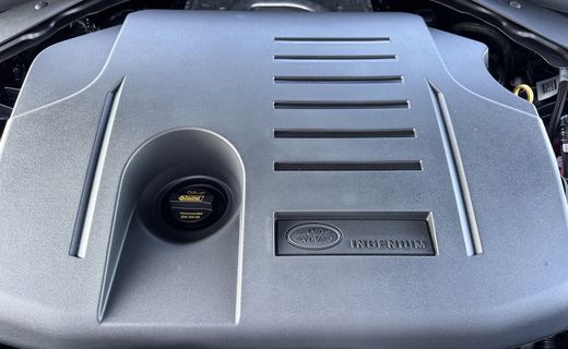 2026 Land Rover Range SE