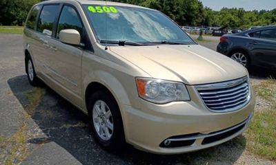 2011 Chrysler Town AND Country Touring
