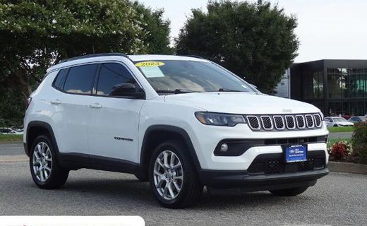 2023 Jeep Compass Latitude LUX