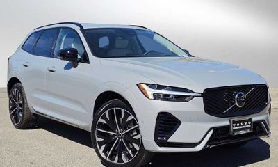 2026 Volvo XC60 Ultra Dark