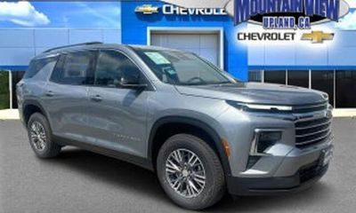 2025 Chevrolet Traverse LT