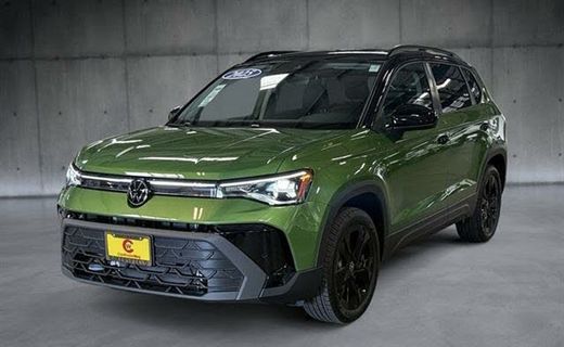 2025 Volkswagen Taos SE Black