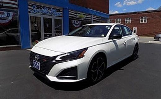 2023 Nissan Altima SR